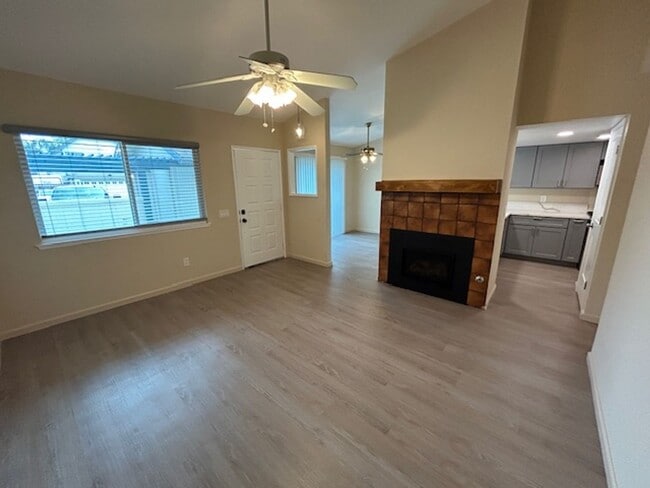Building Photo - Beautiful Newly Remodeled 2 Bedroom 2 Bathroom Condo in SE Visalia!