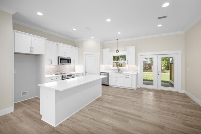 Photo - 61 Spruce St