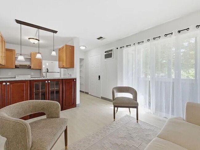 Photo - 82 Castlebridge Dr