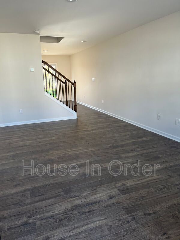 Photo - 34 Malcolm Ct