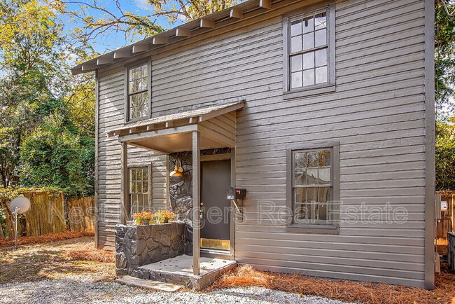 Building Photo - 210 Sedberry St Unit 210.5 Sedberry