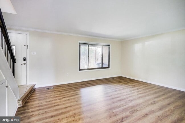 Photo - 9040 Centerway Rd