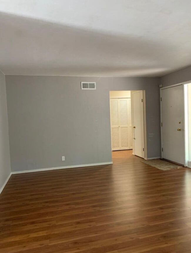 Photo - 256 Camelback Rd