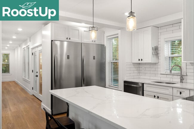 Photo - New RoostUp Furnished Private Bedroom with... Apartment