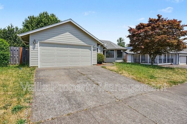 Photo - 1075 Mildred Ln SE