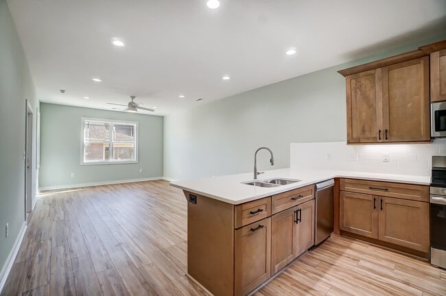 Photo - 1523 28th St Pl SE