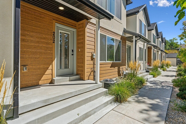 Building Photo - Madison Towns Rental