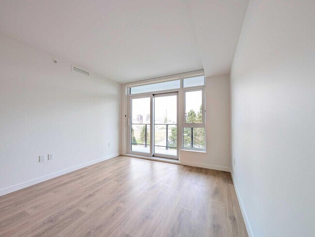 Photo - 13738 Central Ave Unité 411