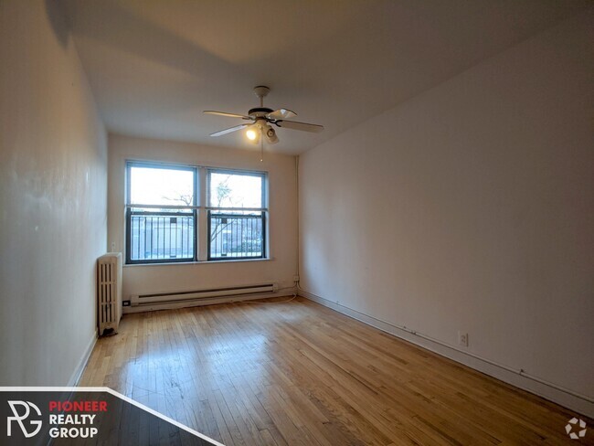 Building Photo - 1044 W George St Rental