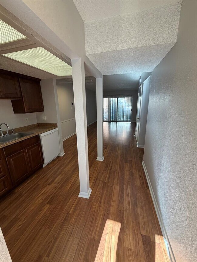 Photo - 1725 Toomey Rd Unidad 310