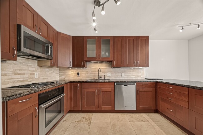 Building Photo - 1111 Potomac Dr Unit A