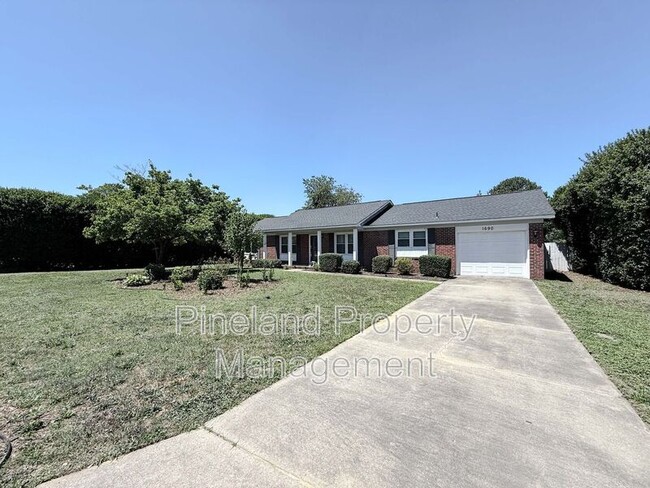 Building Photo - 1690 Clairborne Dr