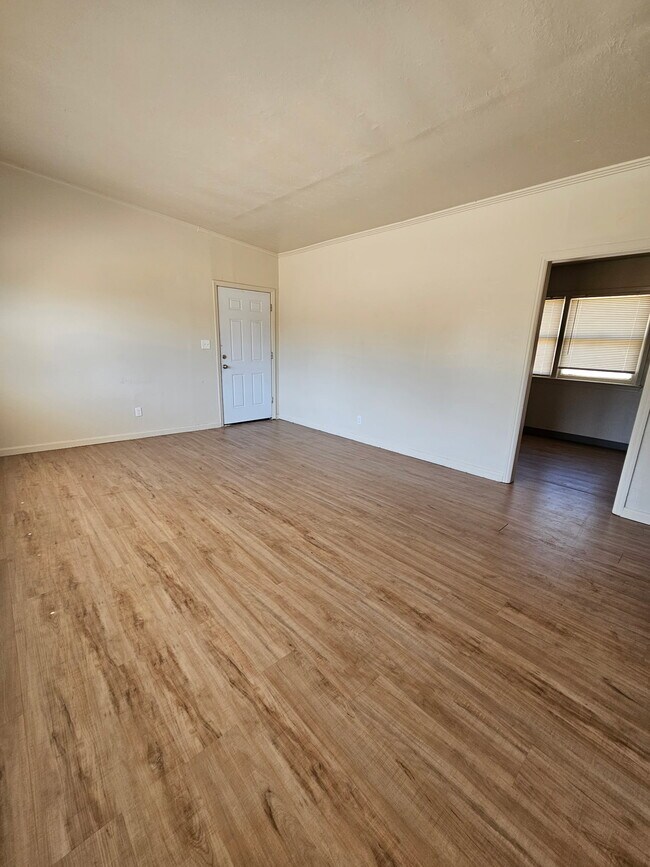 Building Photo - 450 N 3rd W Rental