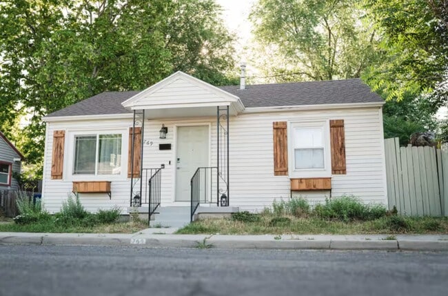 Building Photo - 769 Denver St