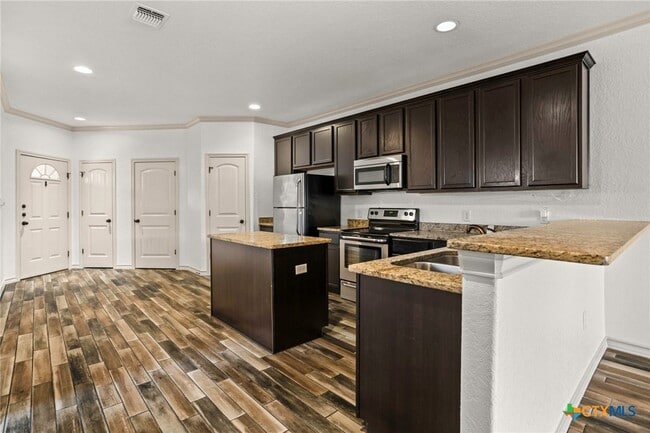 Photo - 1009 Tripp Ln