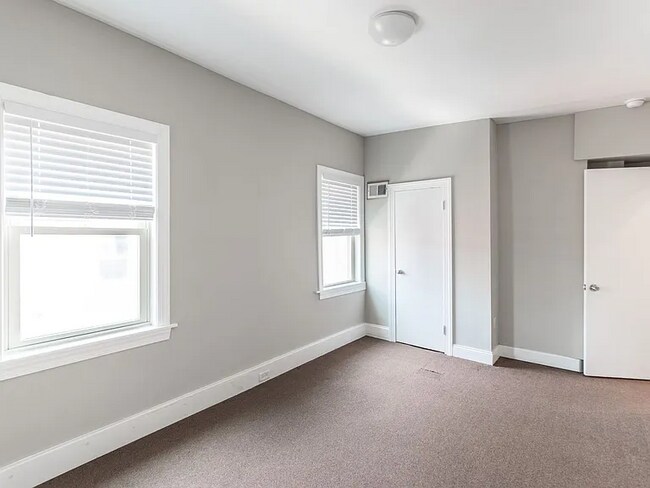 Photo - this large 3 bed, 1 bath townhome in an amazing