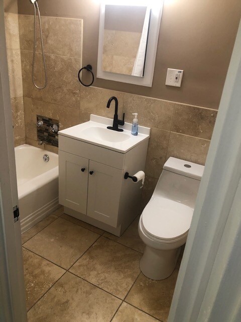 Photo - 11820 Edgewater Dr Unit 407