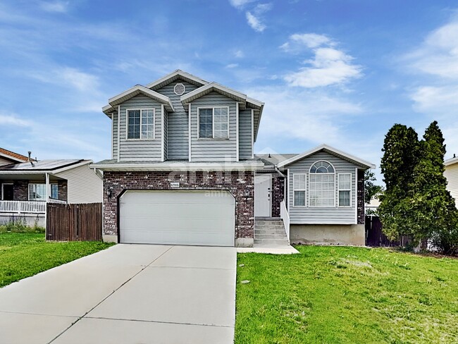 Building Photo - 6946 Decora Way