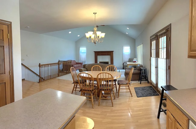 Photo - 3b/2.5 House for Rent