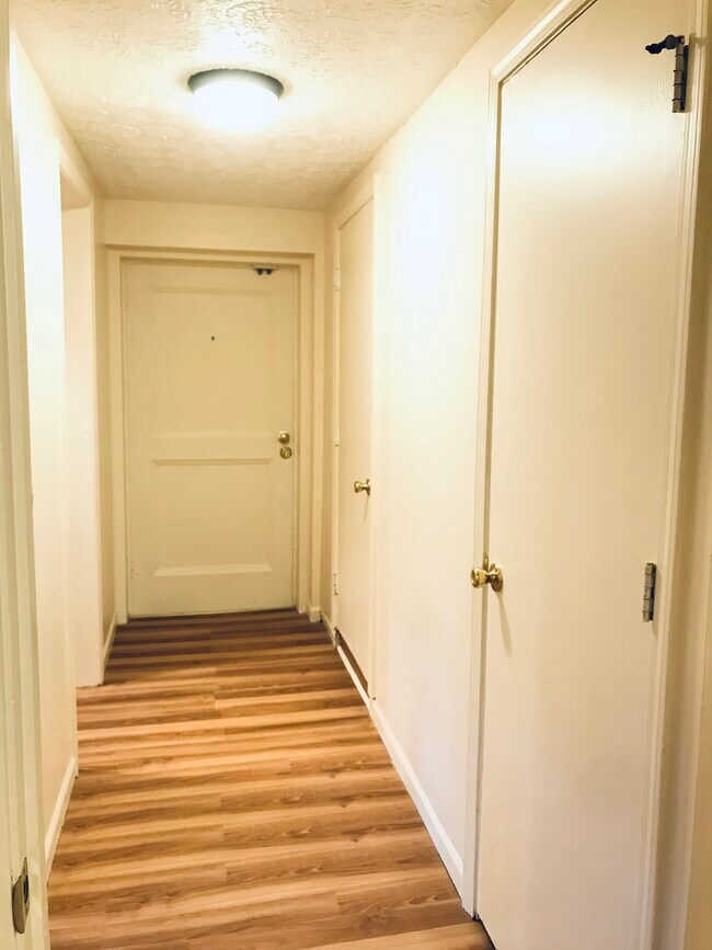 Entrance - 310 Romany Rd Apartments Unit 305