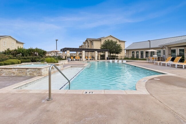 Building Photo - Silverado Apartments