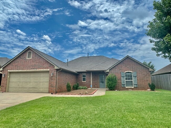 Building Photo - 15705 Creek Heights Dr