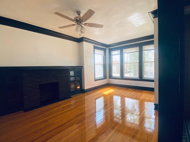 Photo - 4816 W Grace St Unidad 1
