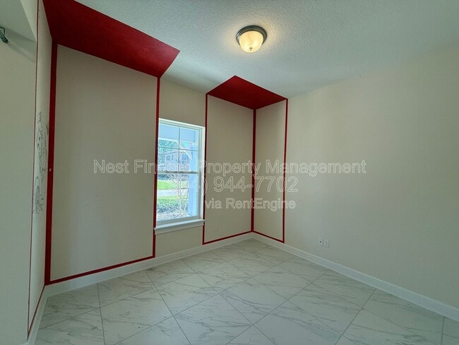 Photo - 214 Starlis Pl