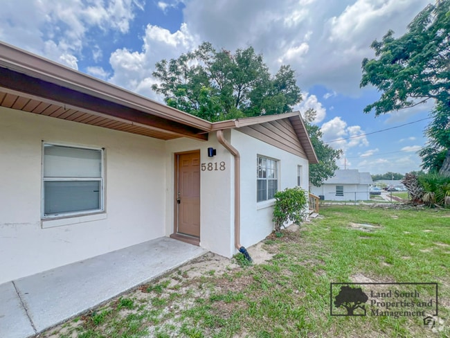 Building Photo - 5818 Charlton Dr Rental