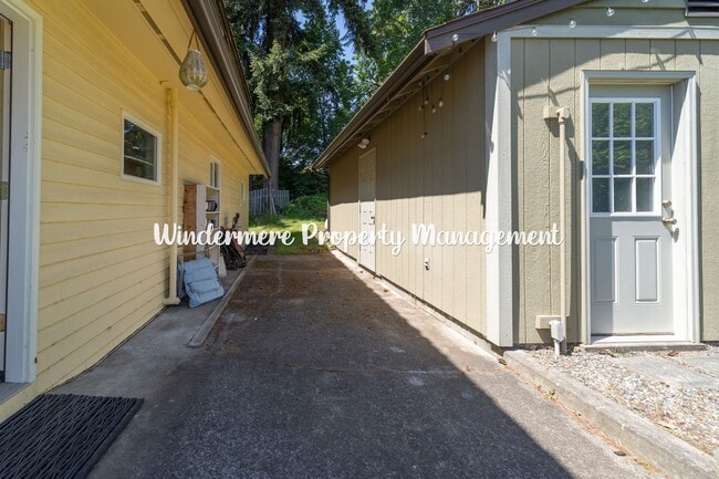 Photo - Charming, Vintage vibe 3 bed in Kingston