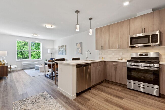 The Park at Woodbridge Station apartments — community photo