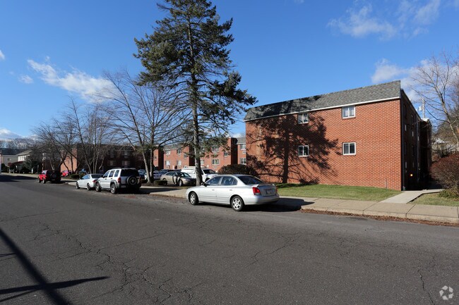Chestnut Street Apartments - Chestnut Street Apartments