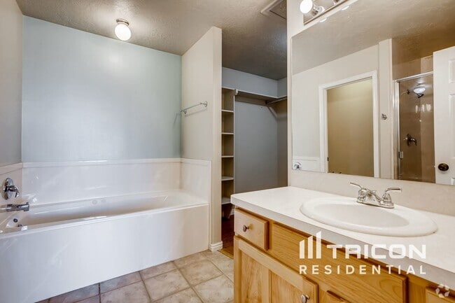 Building Photo - 2456 S 1475 W Rental