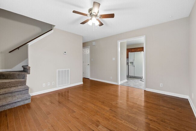320 Lafayette Rd