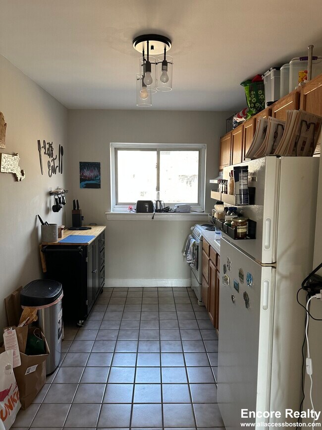 Building Photo - 65 Chiswick Rd Unit 10