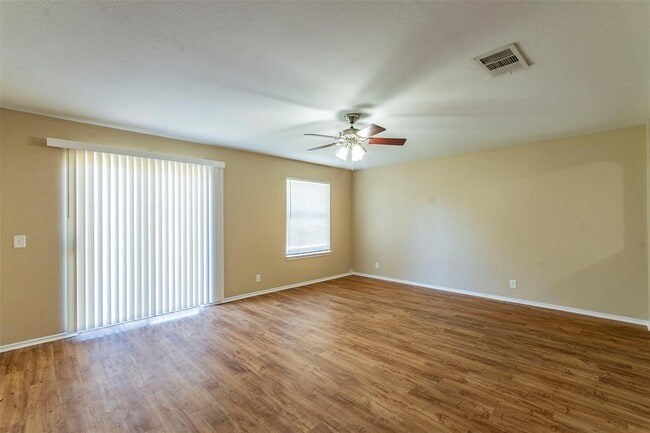 Photo - 207 Mitchell Dr