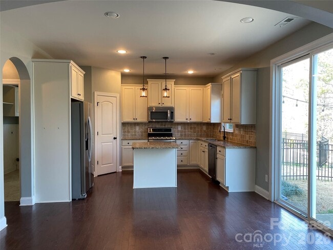 Photo - 3002 Fallondale Rd