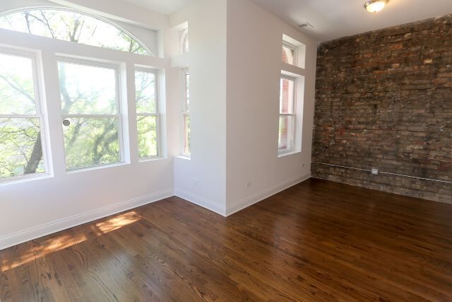 Photo - 1656 W Erie St Unidad S4