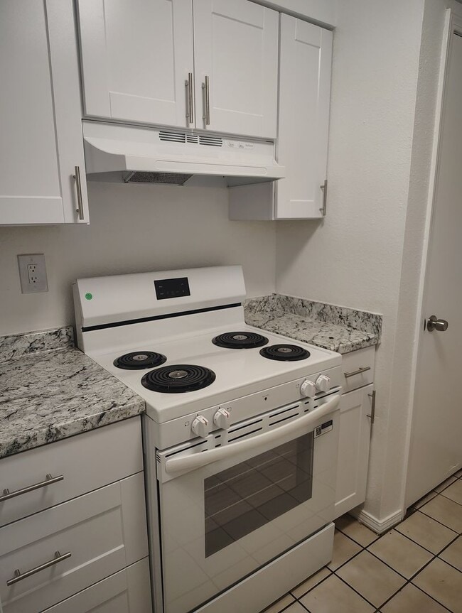 Photo - COMING SOON - Recently updated 2 bed -1 bath aprox 800 sq ft 2nd and Montano