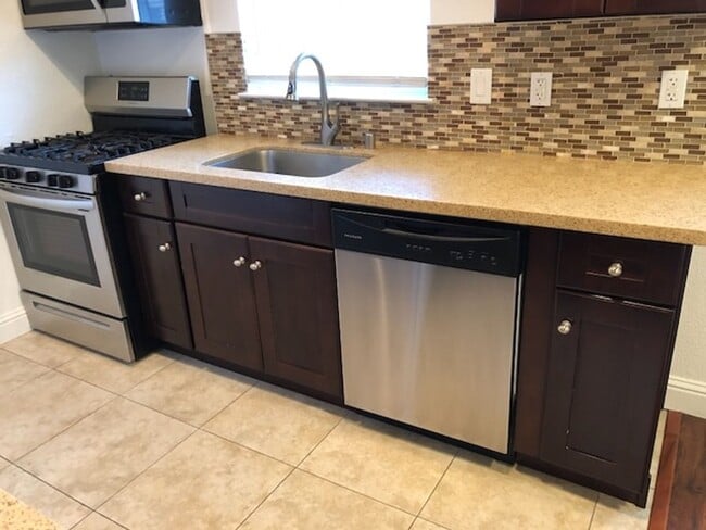 Building Photo - 1 bedroom apartment Unit 1545-A