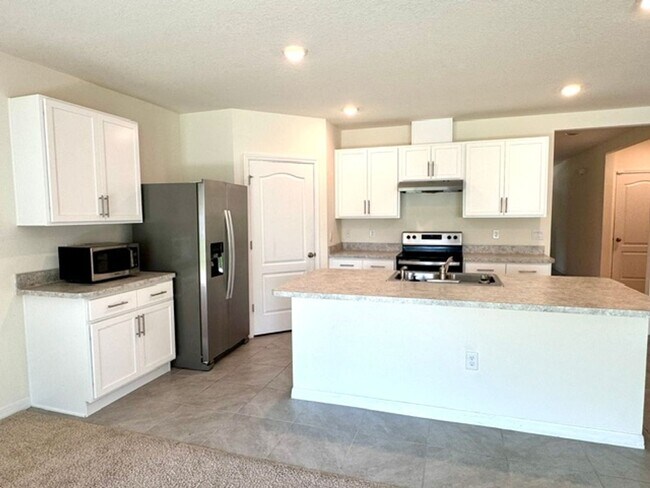Photo - 709 Versailles Ln