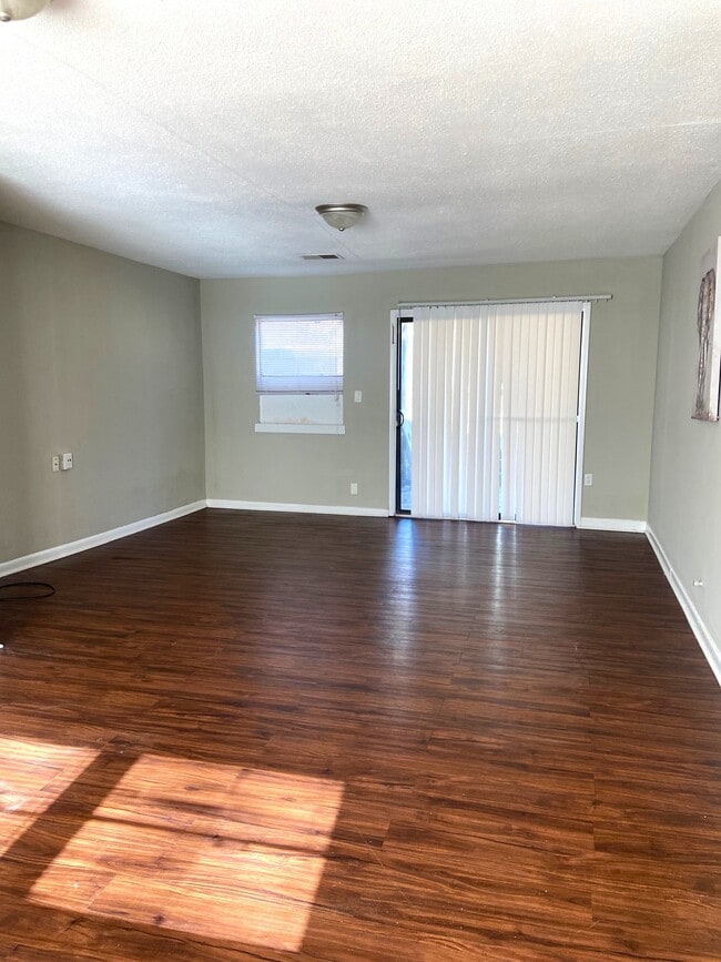 Photo - 921 Garywood Pl