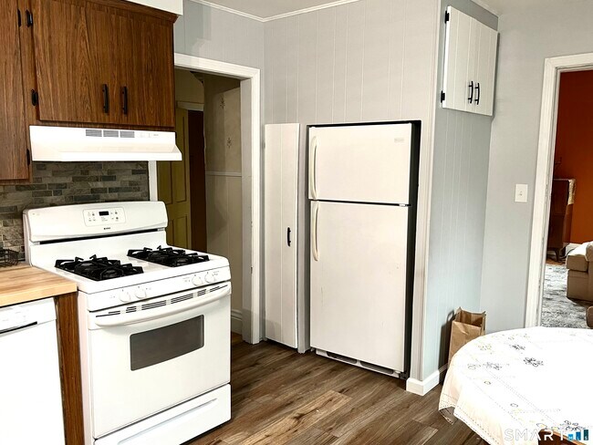 Photo - 130 Platt Ave