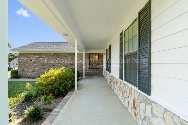 Photo - 502 Krest Dr
