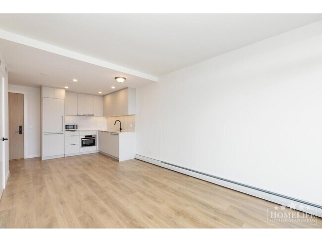 Photo - 13685-13102 102 Ave Unit 2104
