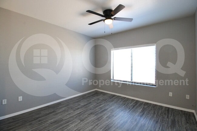 Photo - 6770 N 47th Ave
