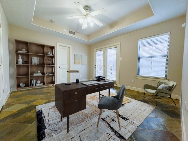 Photo - 592 Bomar St