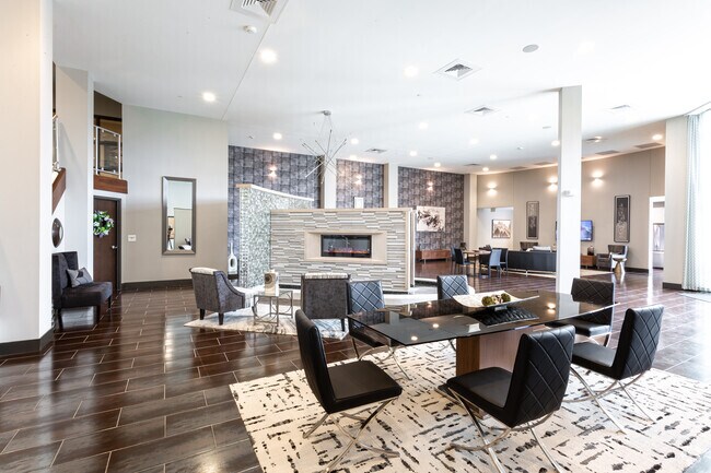 Clubhouse - 5300 Centre