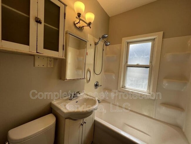 Photo - 6931 Harrison Ave