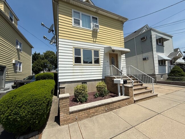 Photo - 111 Mercer St Apartments Unit 1